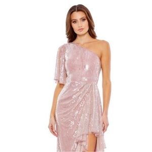 Beautiful Mac Duggal
